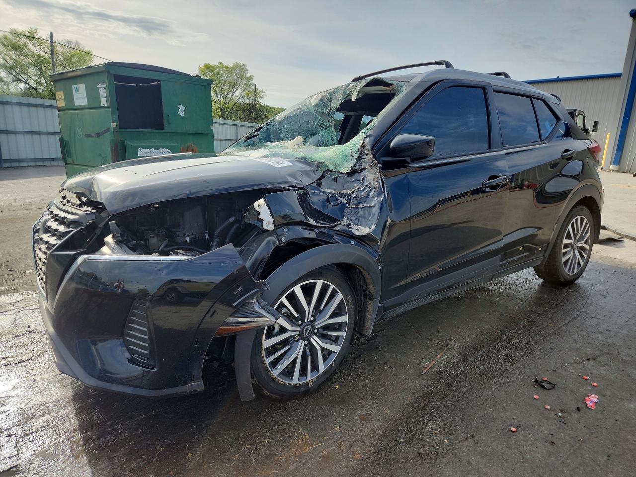 Salvage Nissan Kicks Image