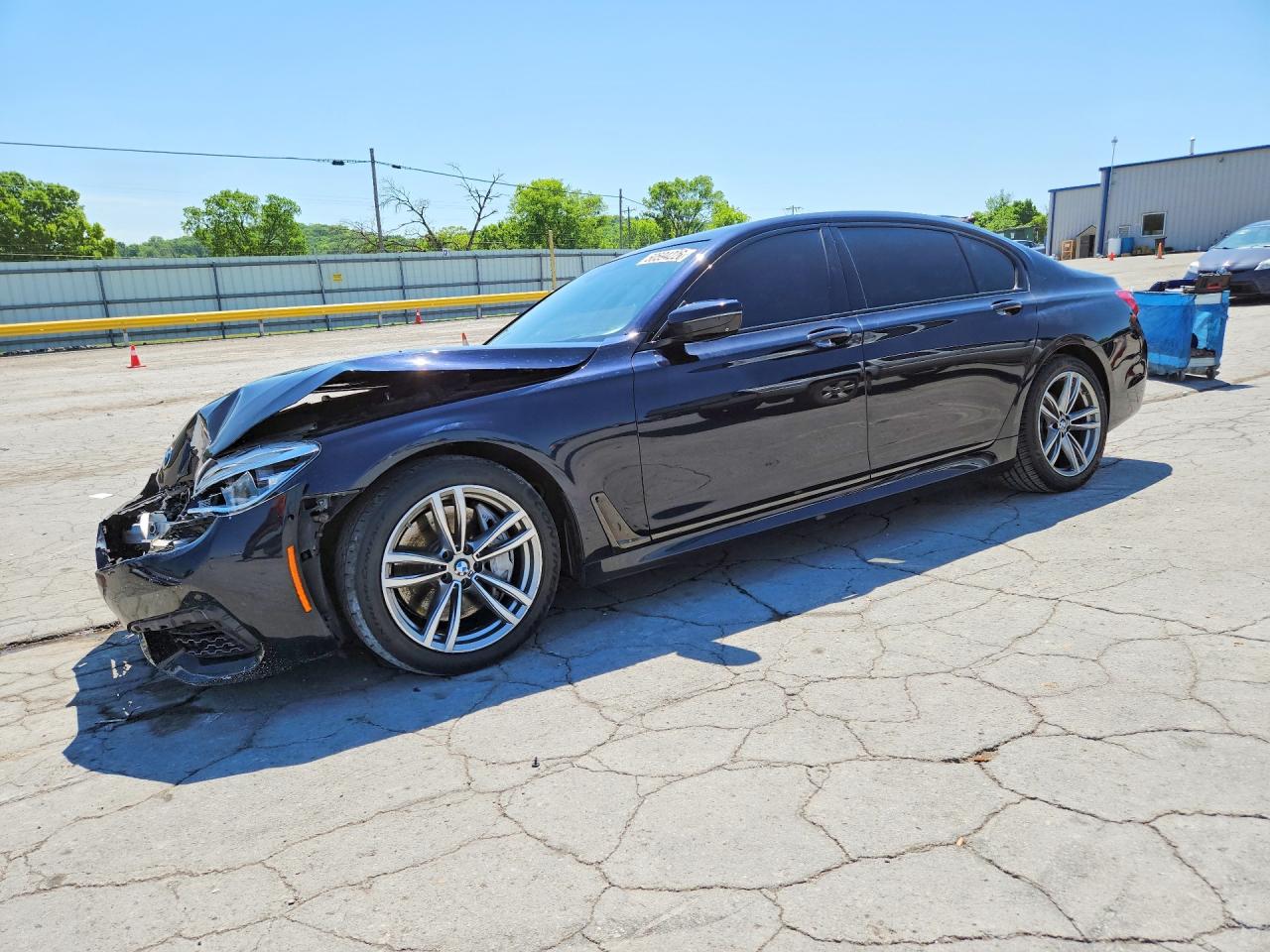 Salvage BMW 7 Series Image