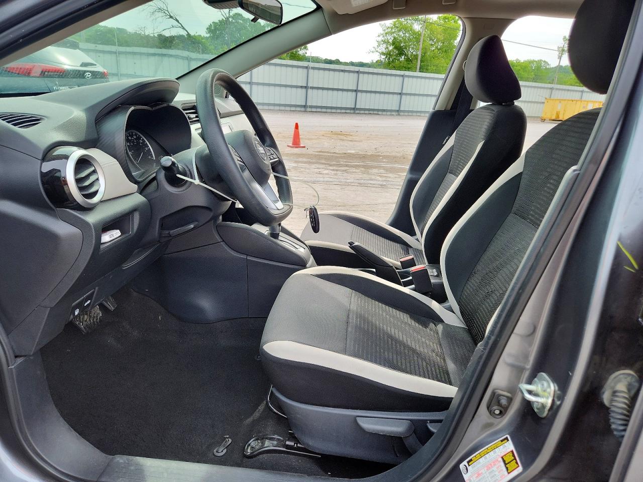 Nissan Versa Sv