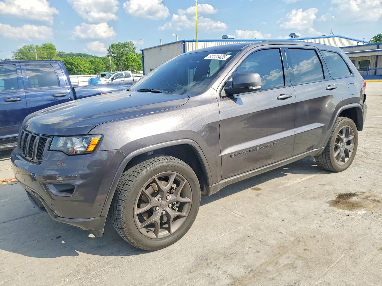 Salvage Jeep Cherokee Image