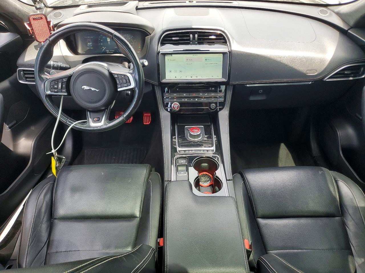 Jaguar F-PACE S