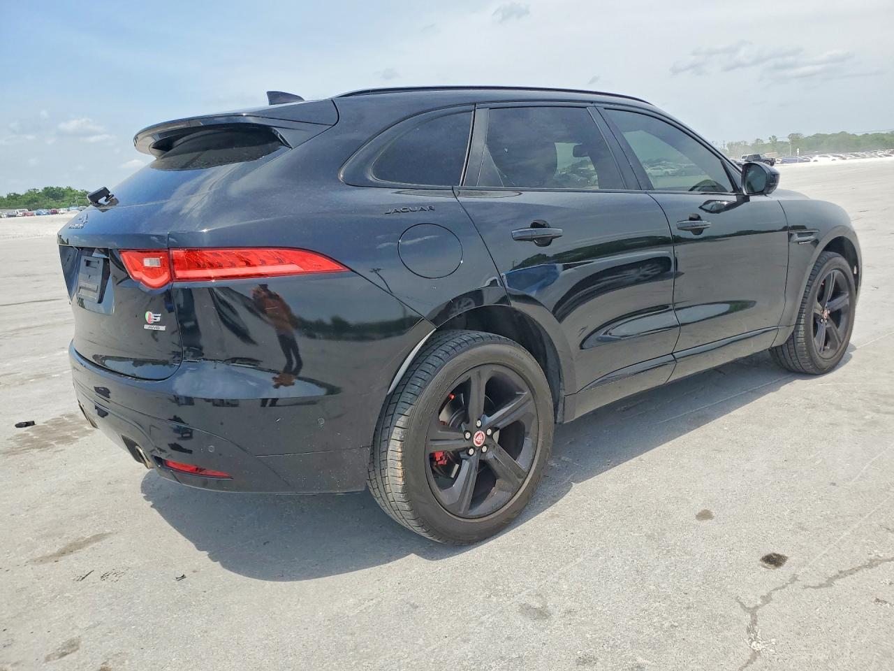 Jaguar F-PACE S