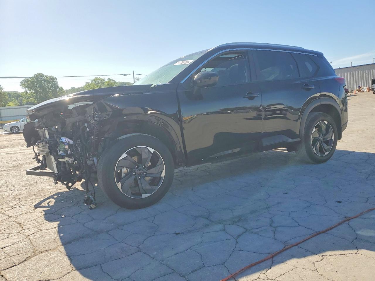 Salvage Nissan Rogue Image