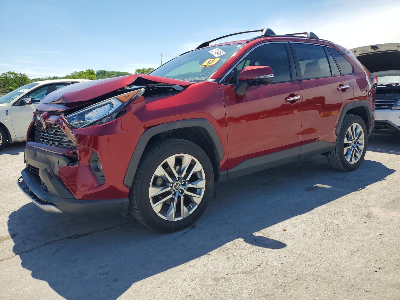 Salvage Toyota RAV4 Image
