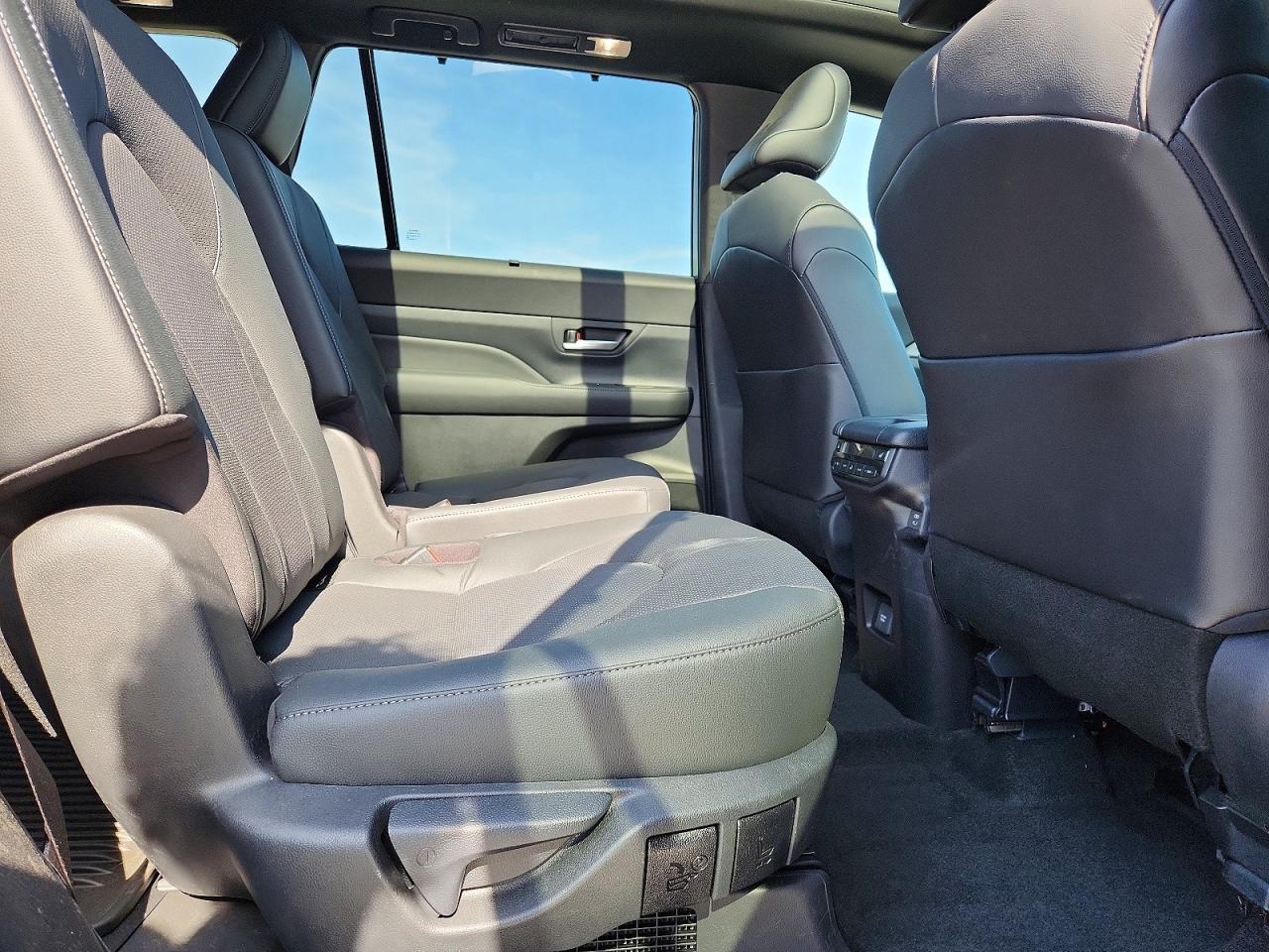 Toyota Grand Highlander Hybrid Nightshade
