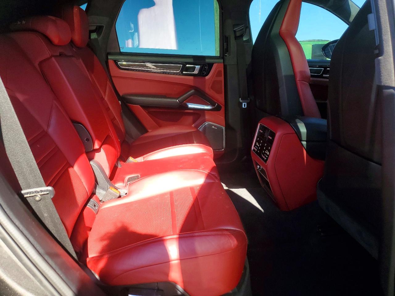 Porsche Cayenne Turbo S E-hybrid