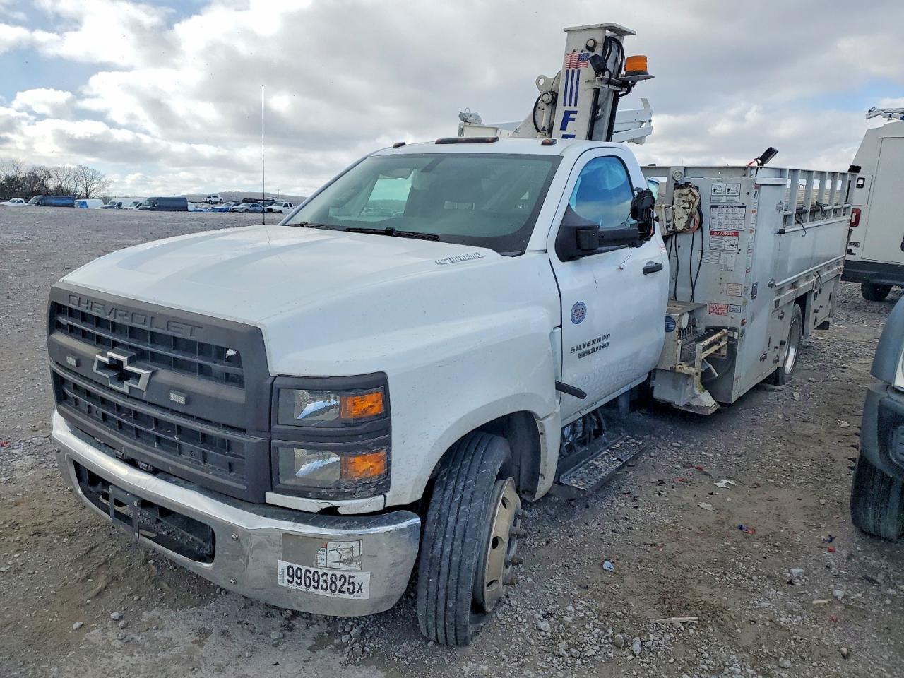 Salvage Chevrolet Silverado Hd Image