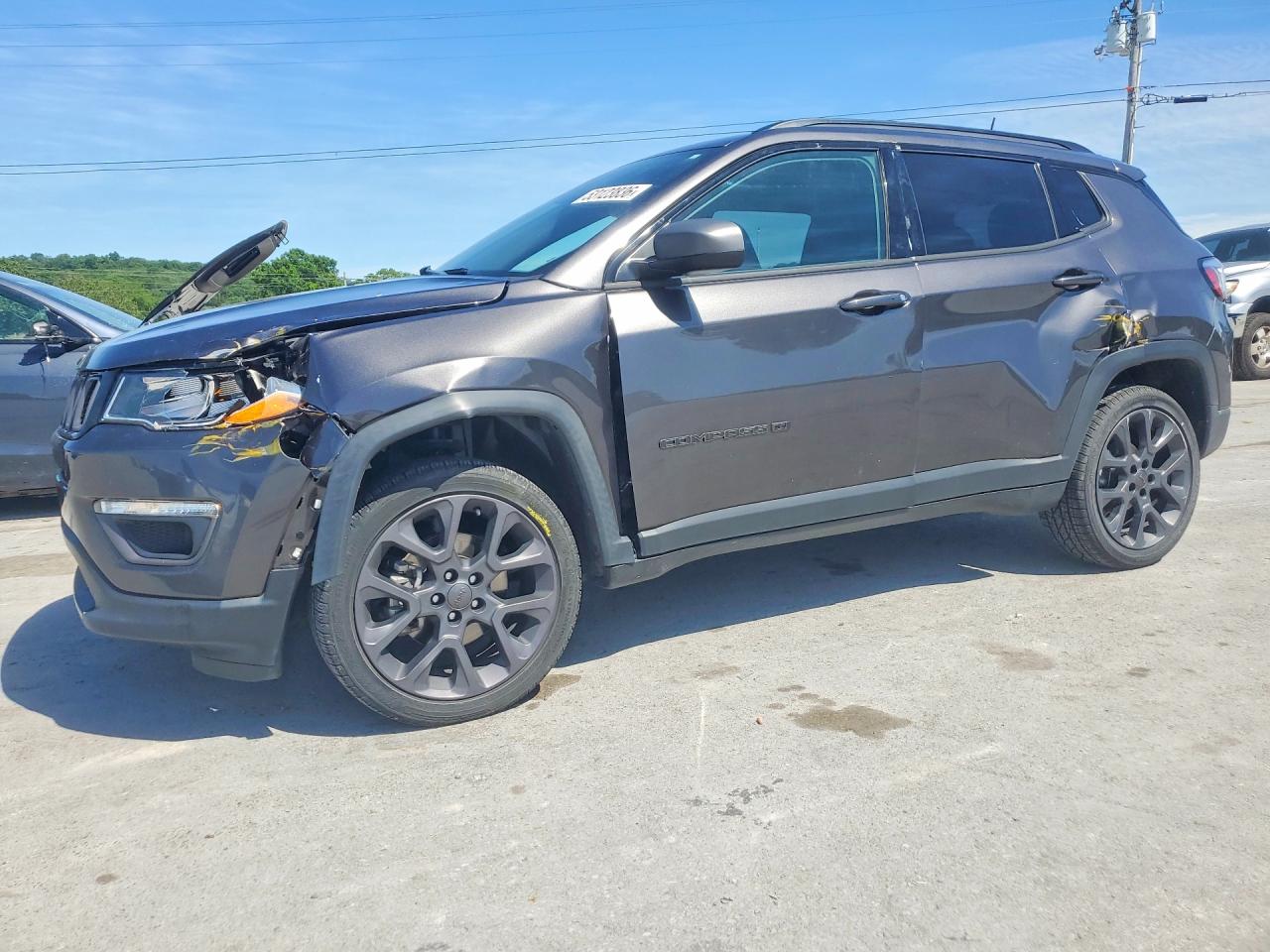 Salvage Jeep Compass Image