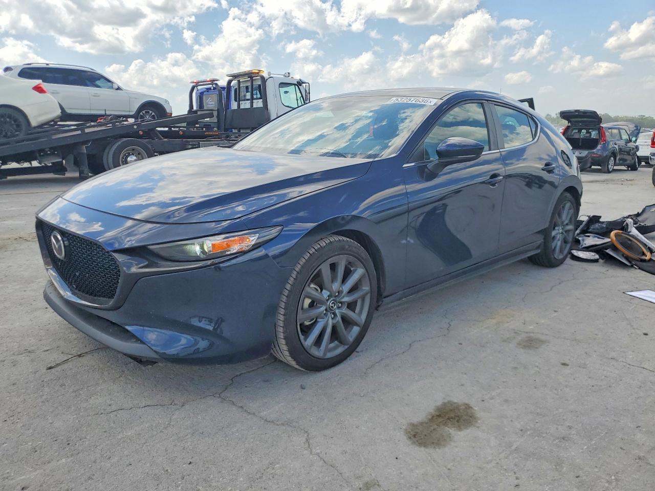 Salvage Mazda 3 Image