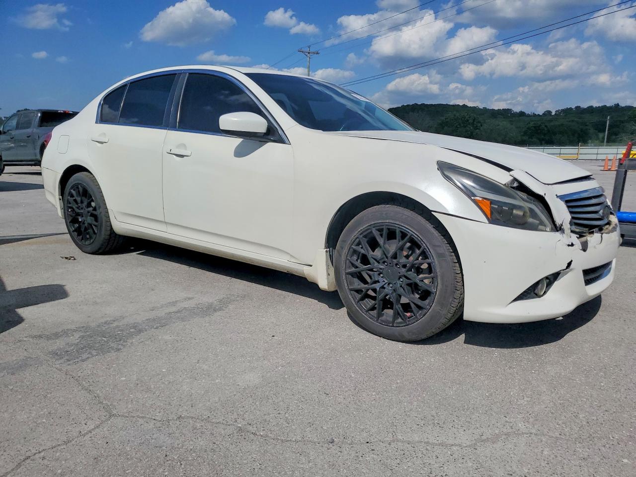 INFINITI G37 X