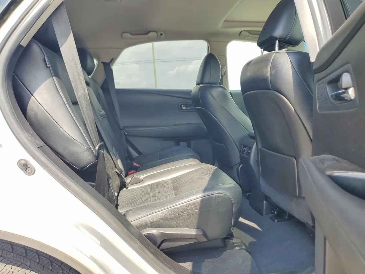 Lexus RX Base
