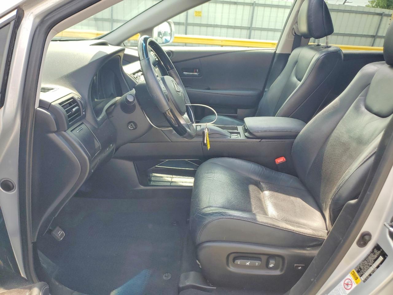 Lexus RX Base