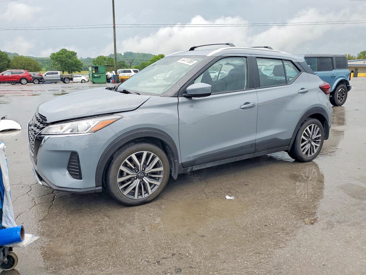 Salvage Nissan Kicks Image