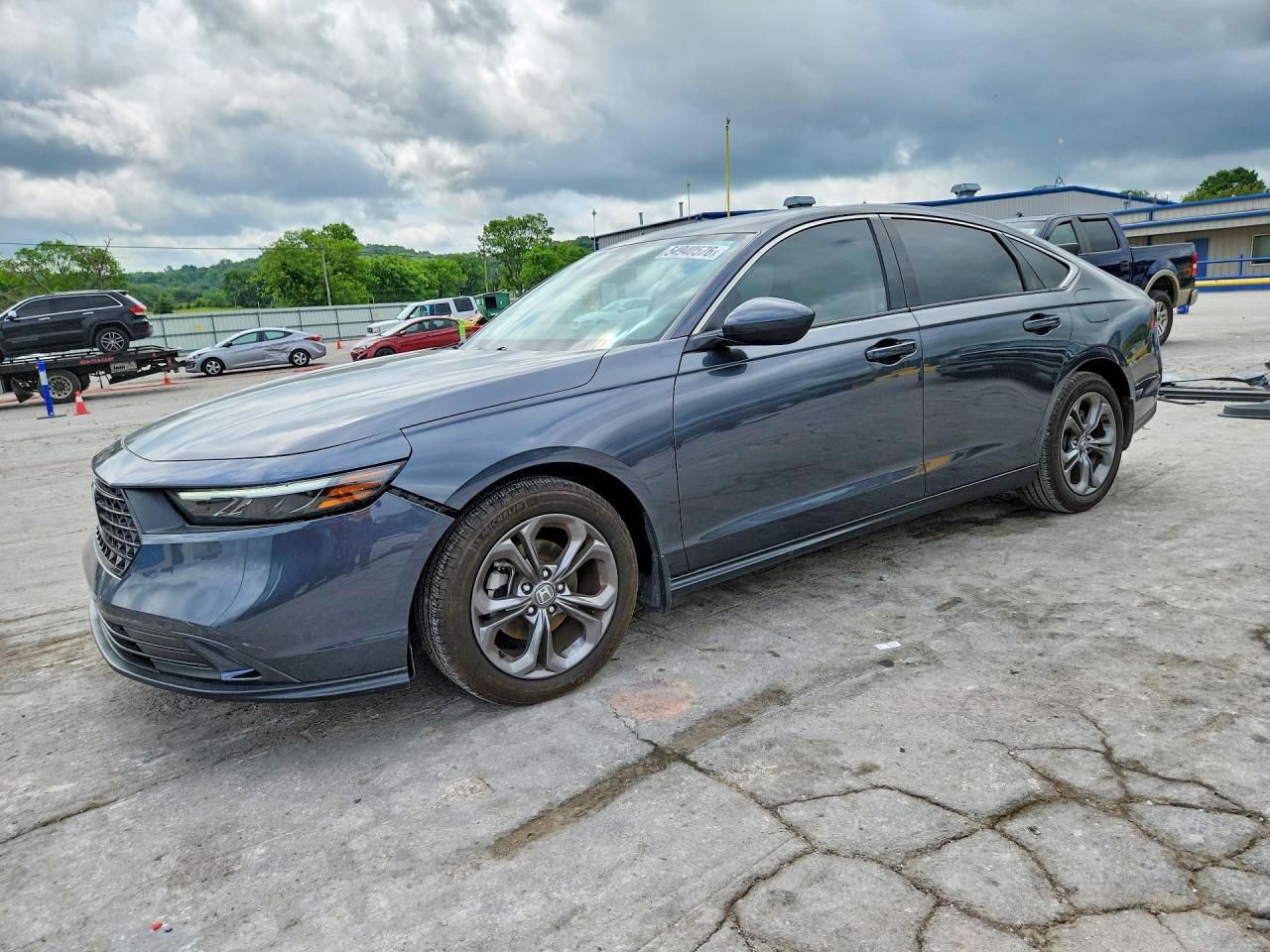 Salvage Honda Accord Image