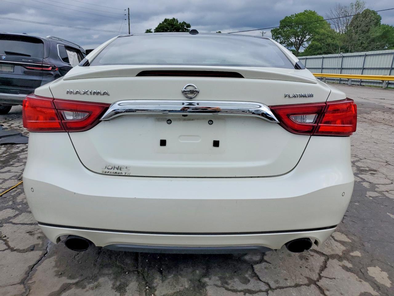 Nissan Maxima Platinum