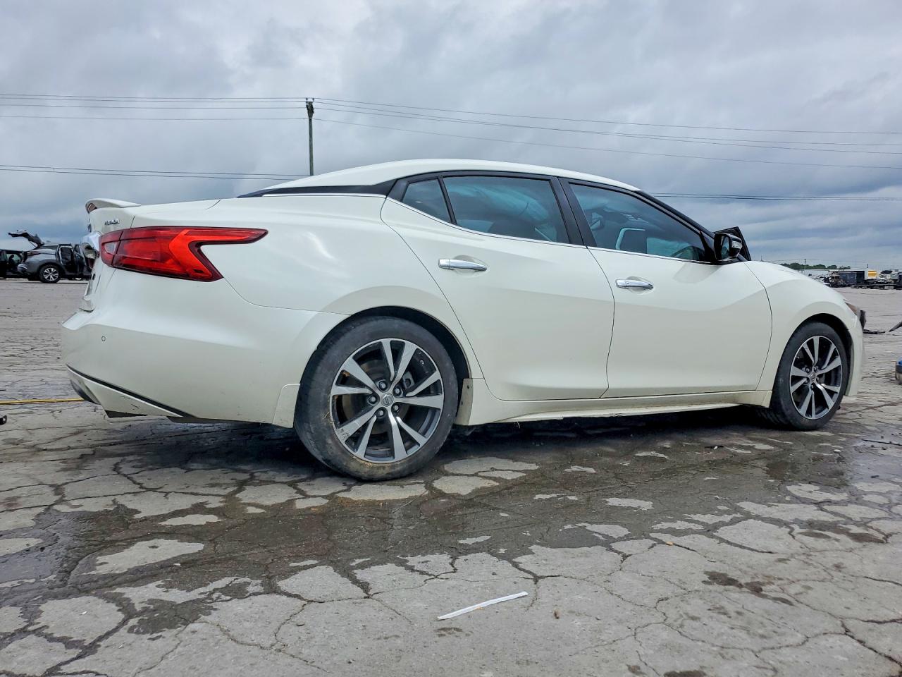 Nissan Maxima Platinum