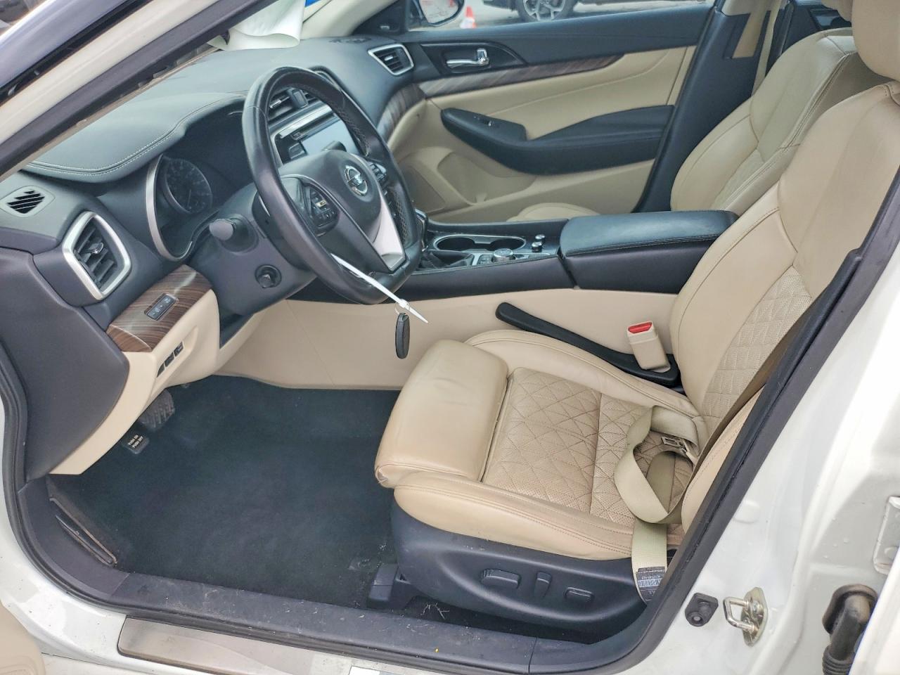 Nissan Maxima Platinum