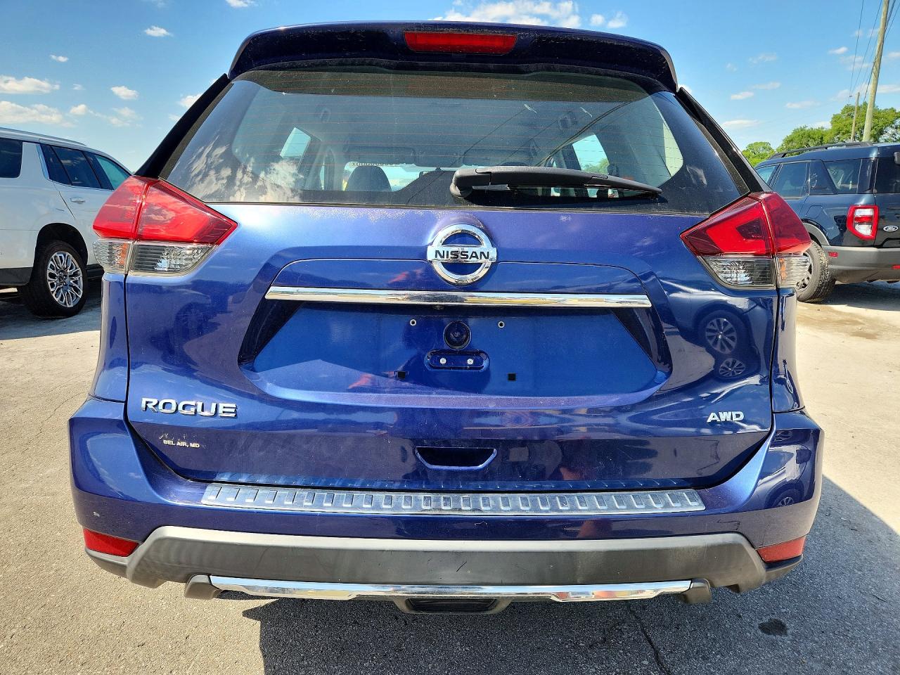 Nissan Rogue S