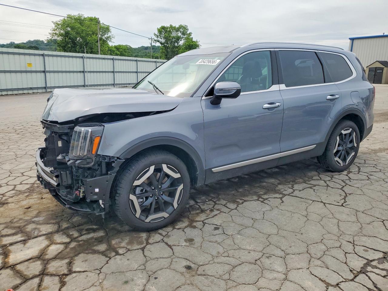 Salvage Kia Telluride Image