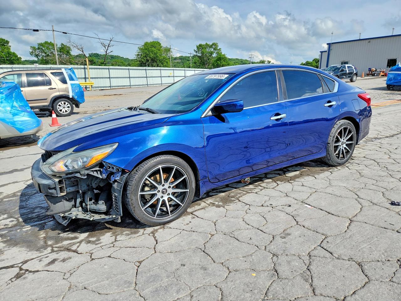 Salvage Nissan Altima Image