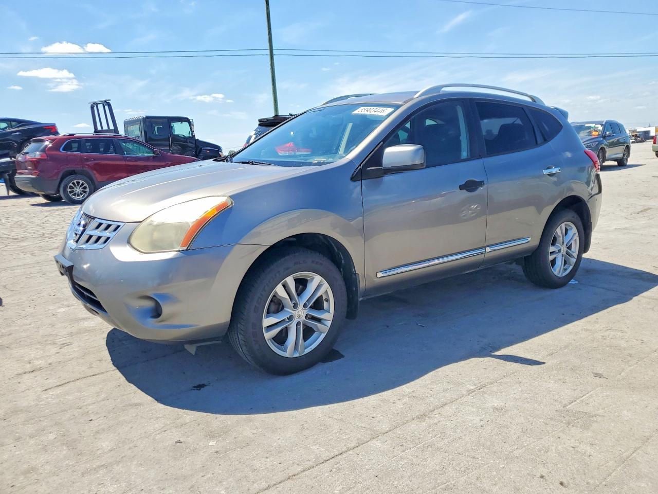 Salvage Nissan Rogue Image