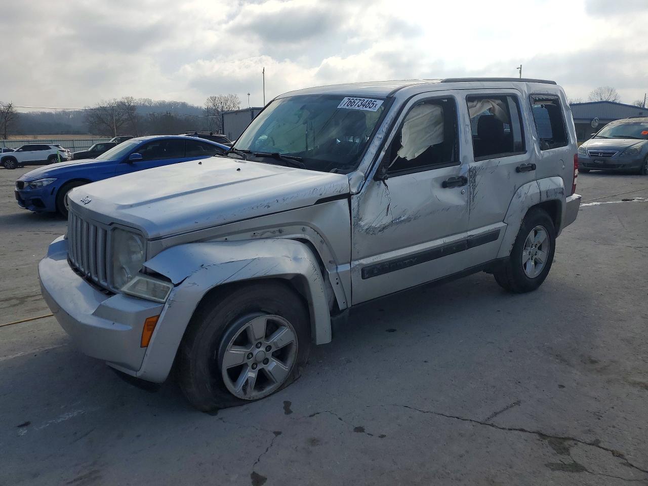 Salvage Jeep Liberty Image