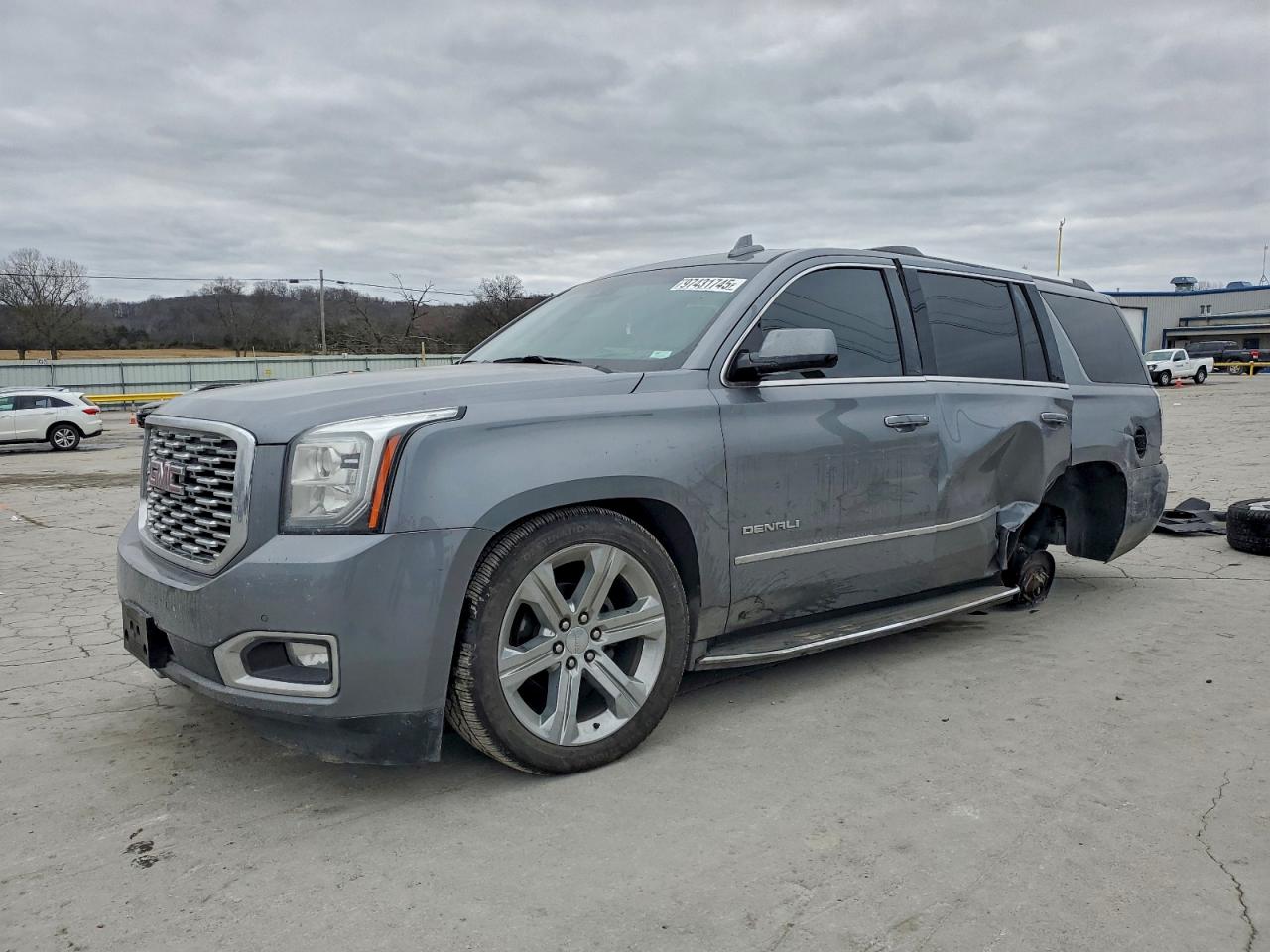Salvage GMC Yukon Image