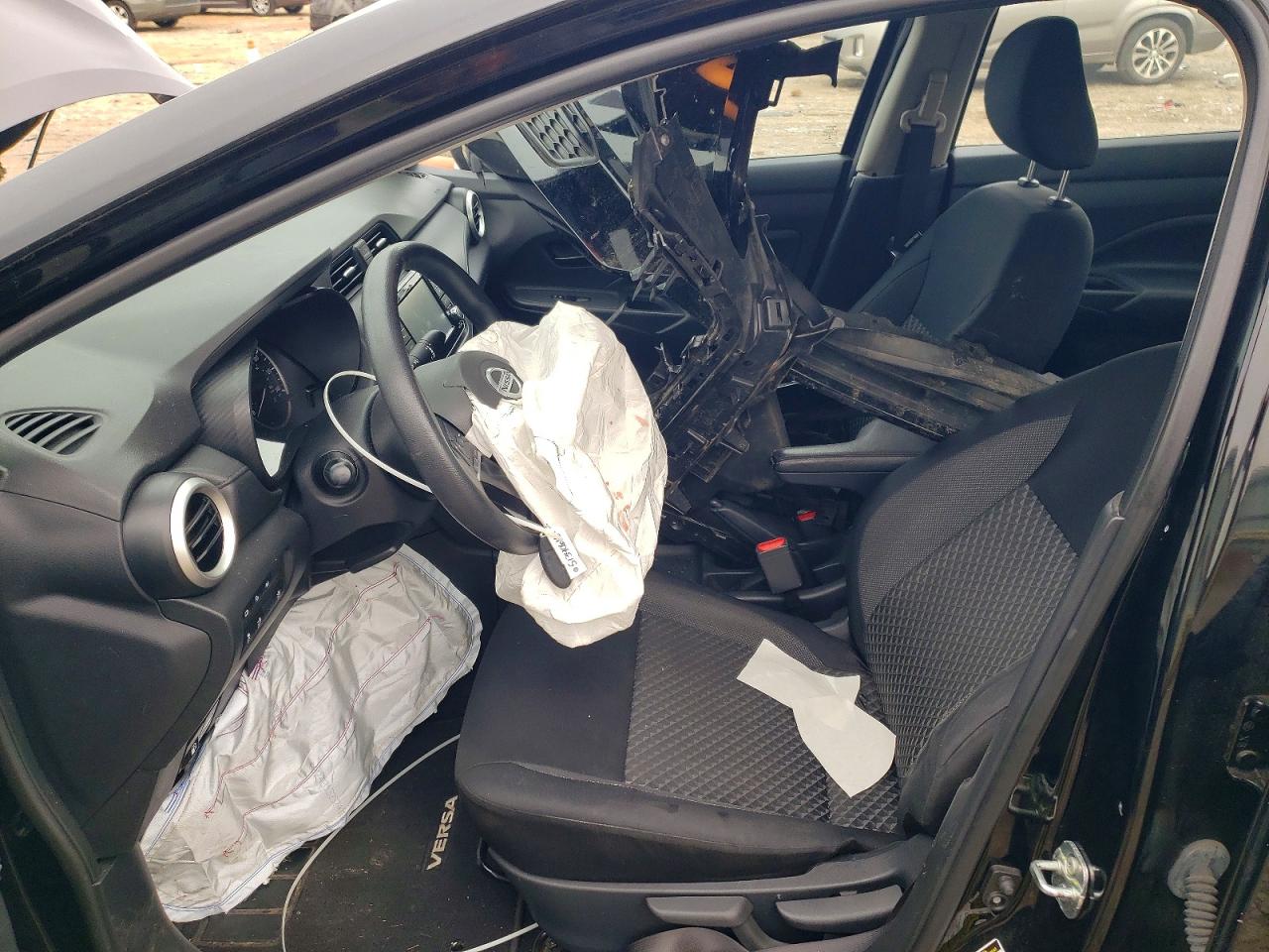 Nissan Versa S