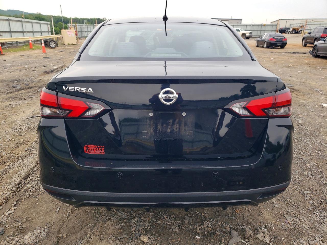 Nissan Versa S