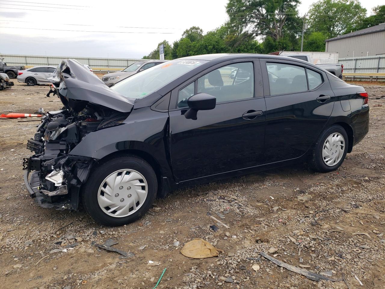 Salvage Nissan Versa Image