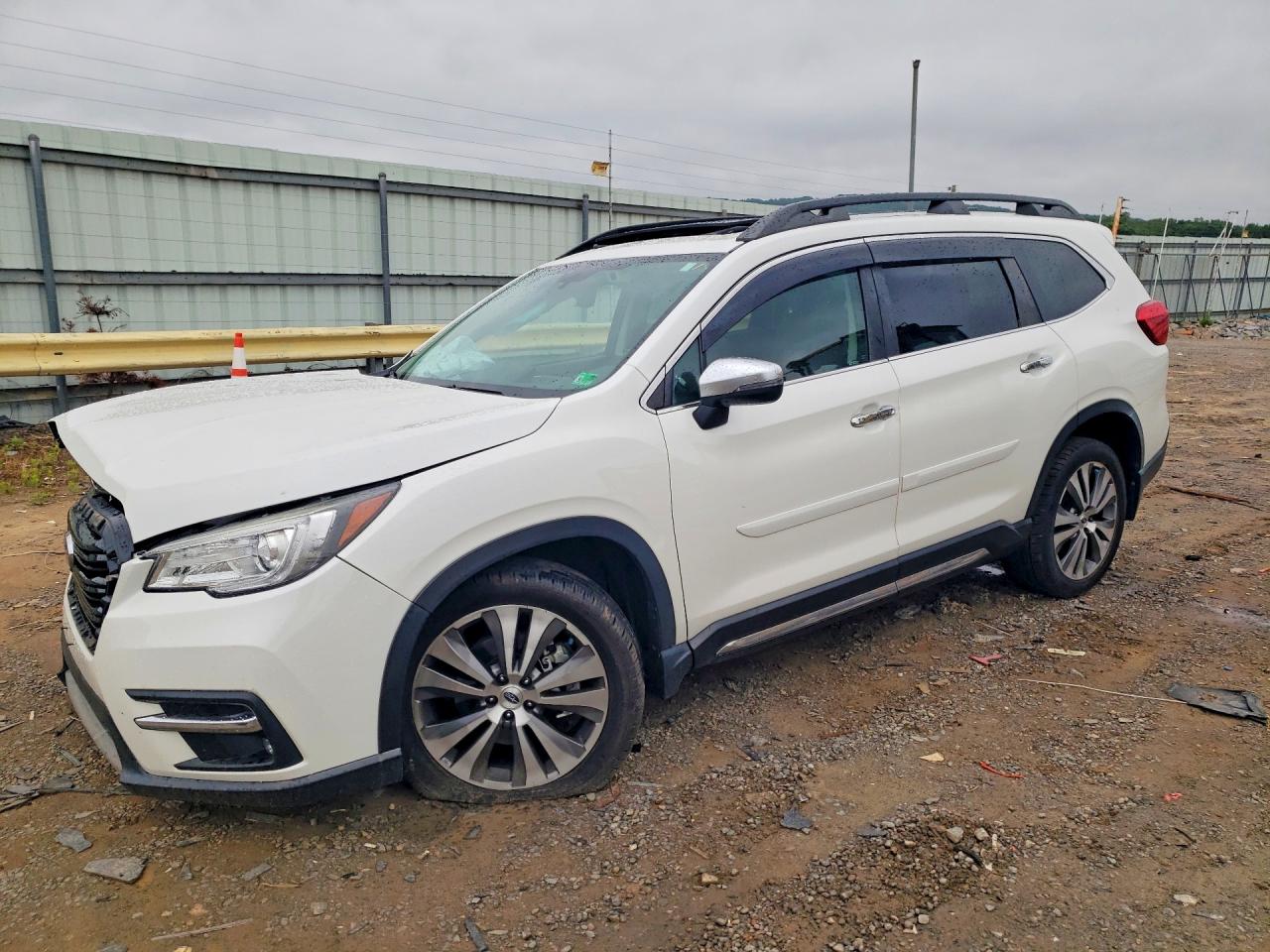 Salvage Subaru Ascent Image