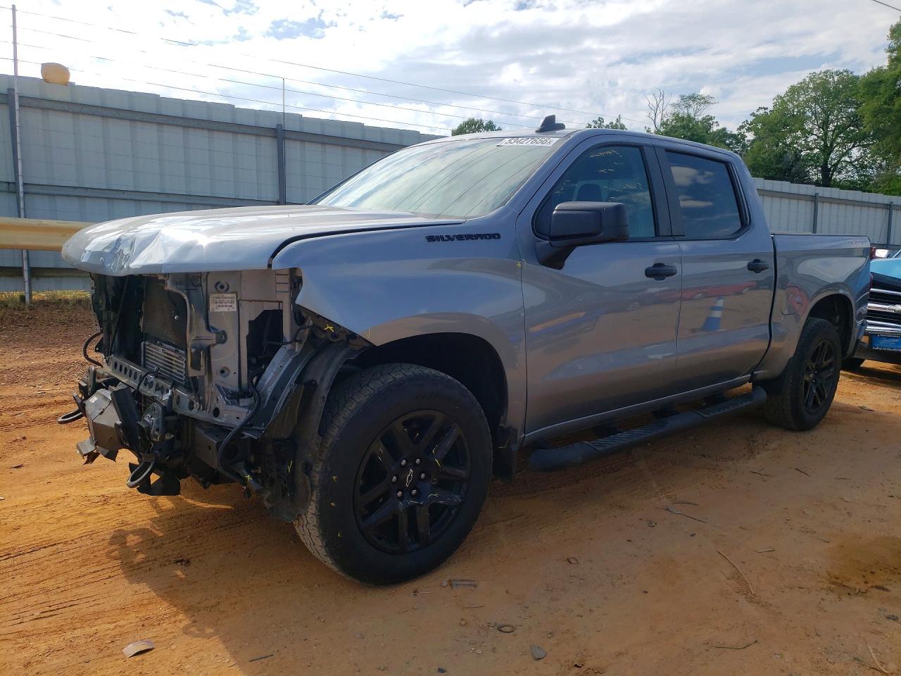 Salvage Chevrolet Silverado Image