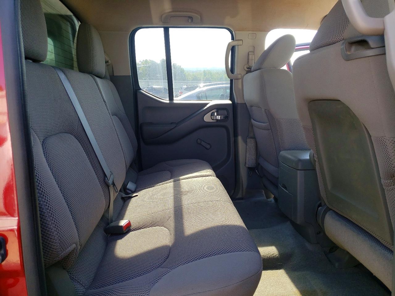 Nissan Frontier S
