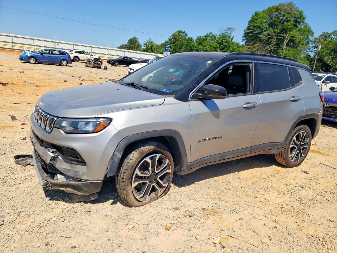 Salvage Jeep Compass Image