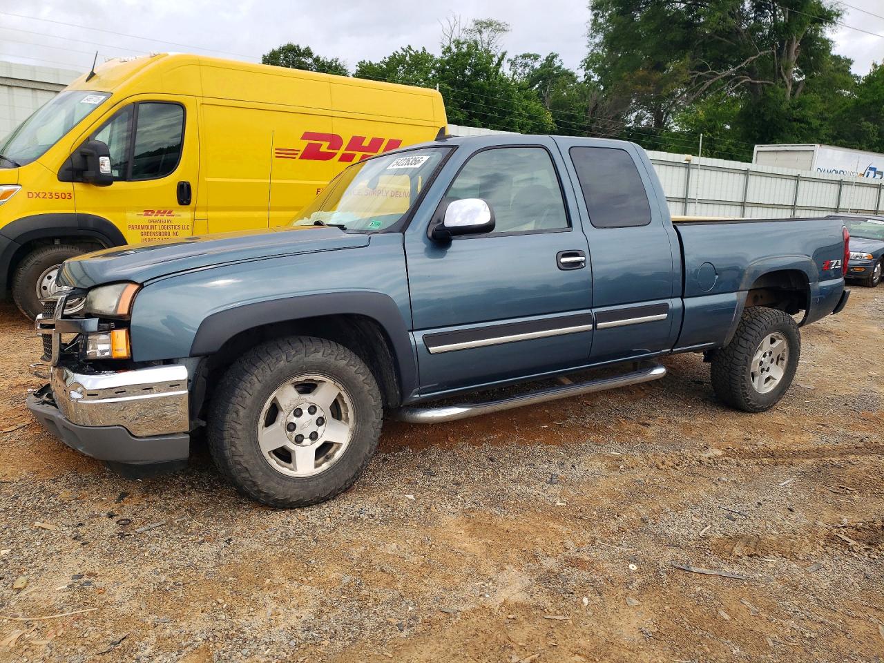 Salvage Chevrolet Silverado Image