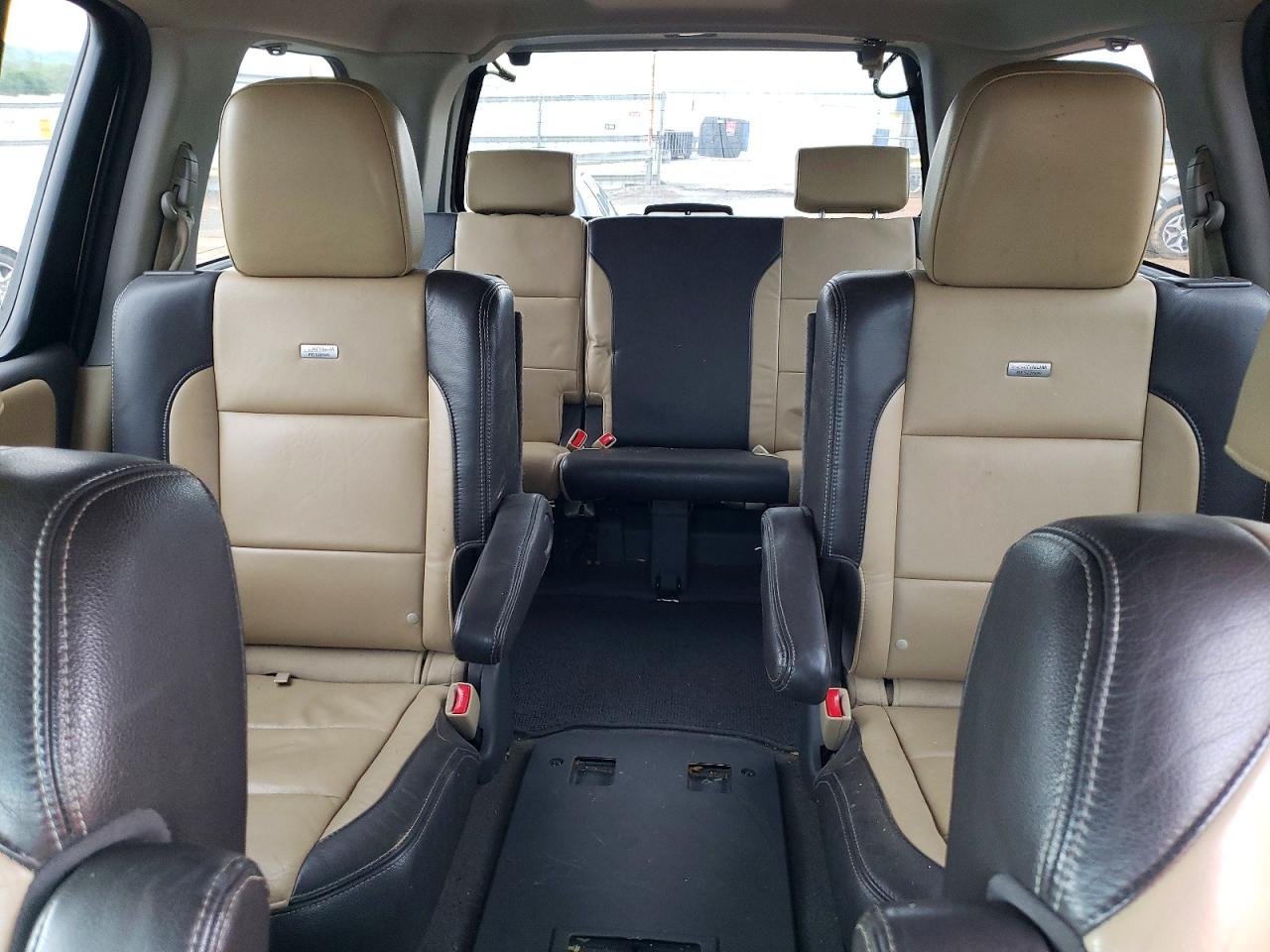 Nissan Armada Platinum