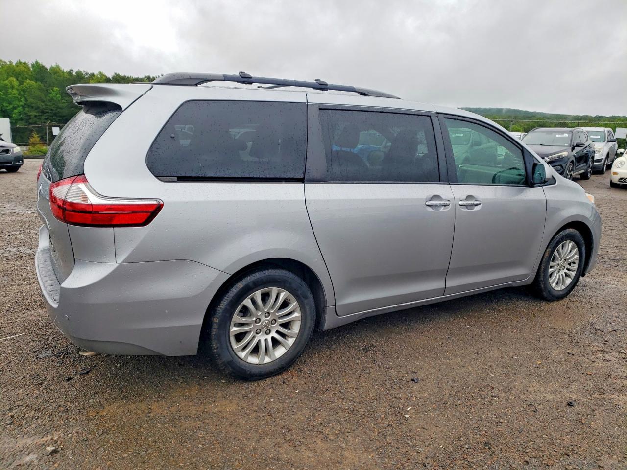 Toyota Sienna Xle Premium 8-passenger