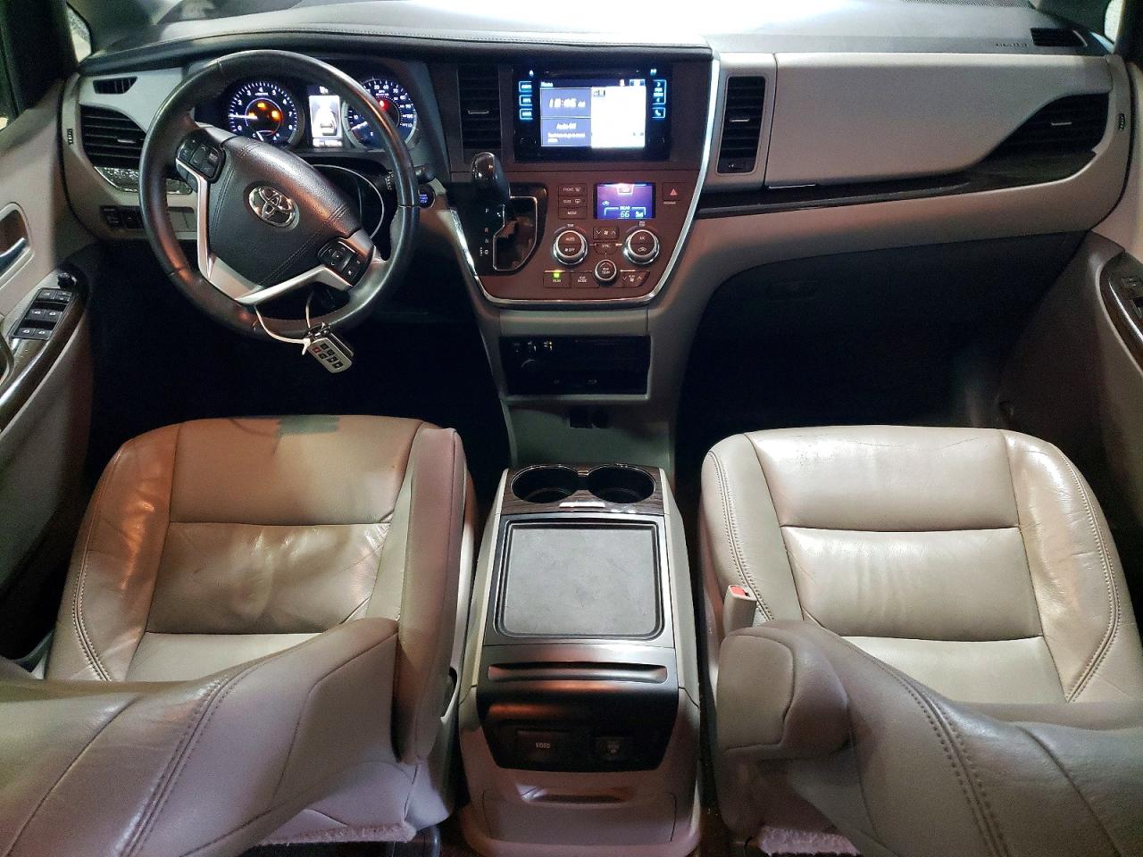 Toyota Sienna Xle Premium 8-passenger