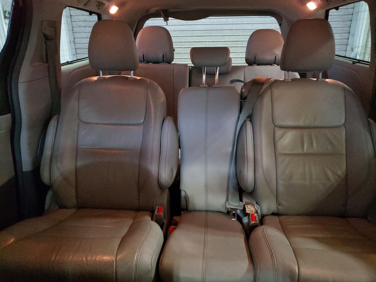Toyota Sienna Xle Premium 8-passenger
