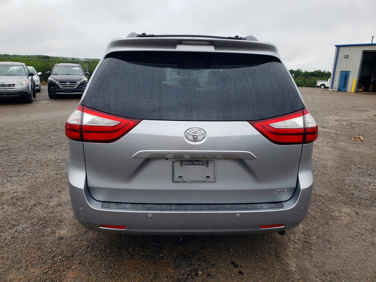 Toyota Sienna Xle Premium 8-passenger