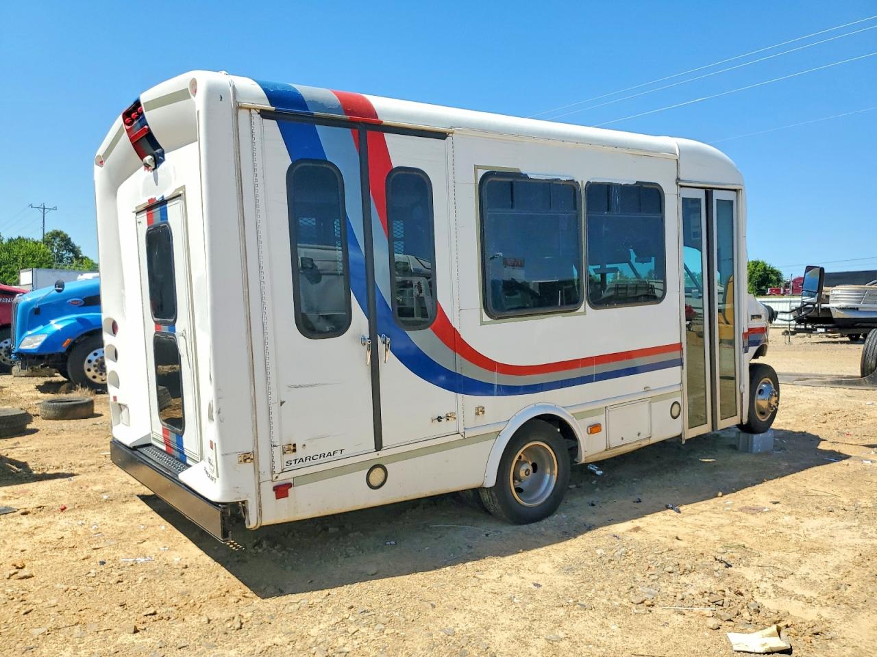 Ford Econoline E350 Super Duty Cutaway Van