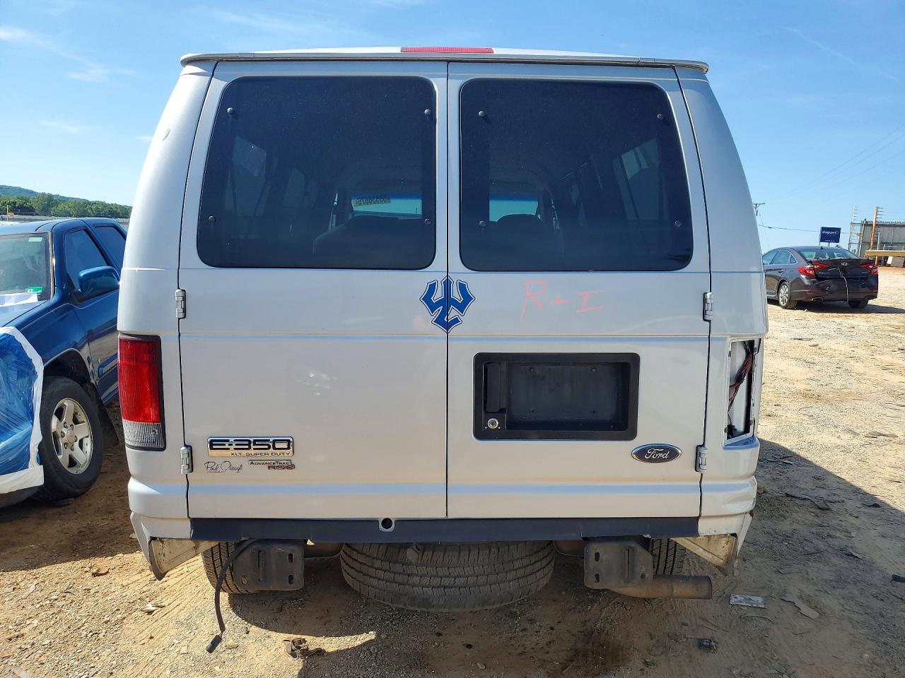 Ford Econoline E350 Super Duty Wagon