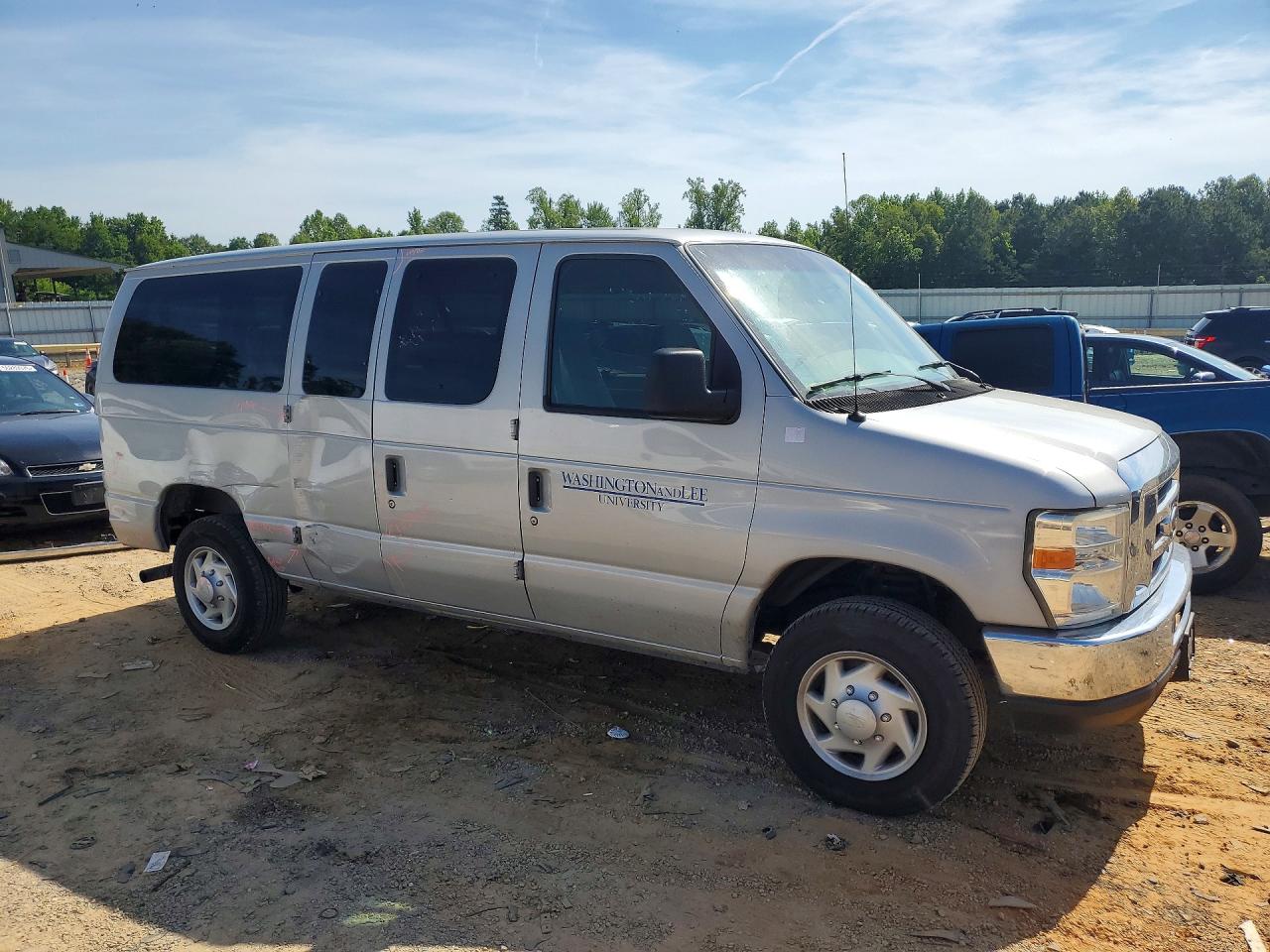 Ford Econoline E350 Super Duty Wagon