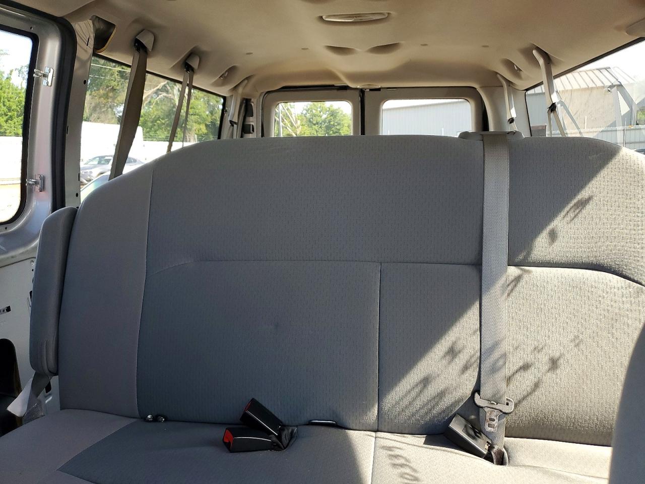 Ford Econoline E350 Super Duty Wagon