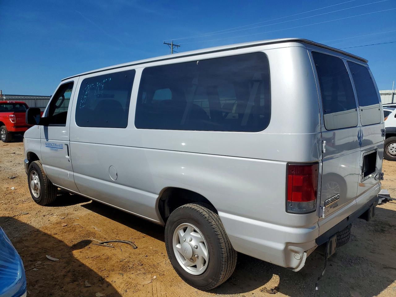 Ford Econoline E350 Super Duty Wagon