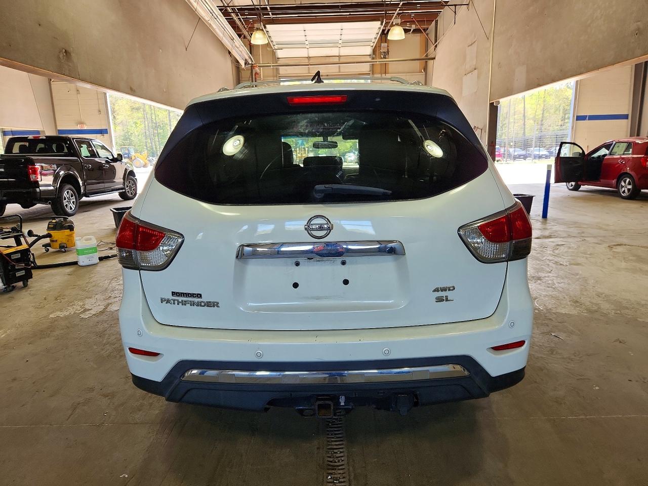 Nissan Pathfinder S