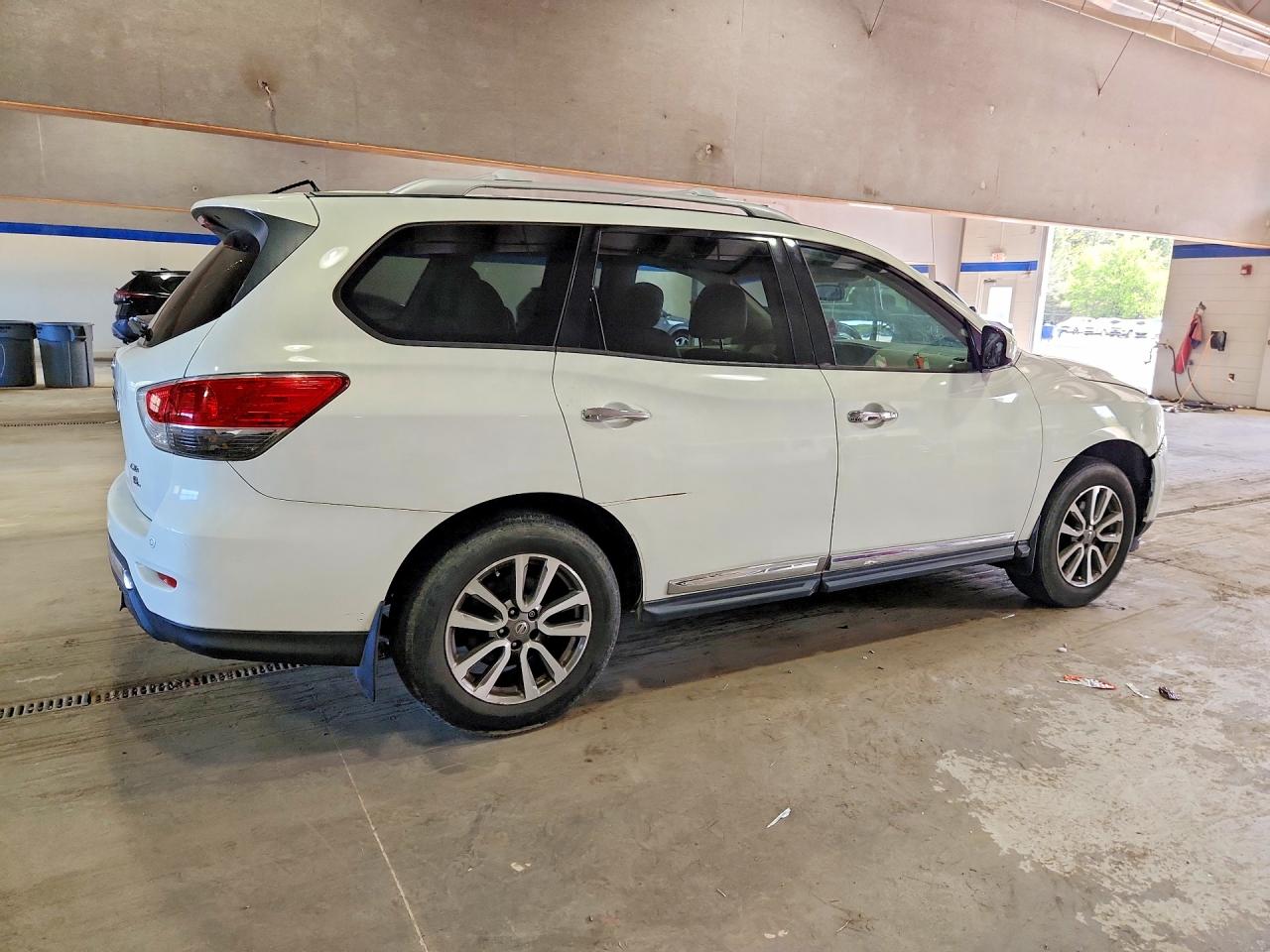 Nissan Pathfinder S