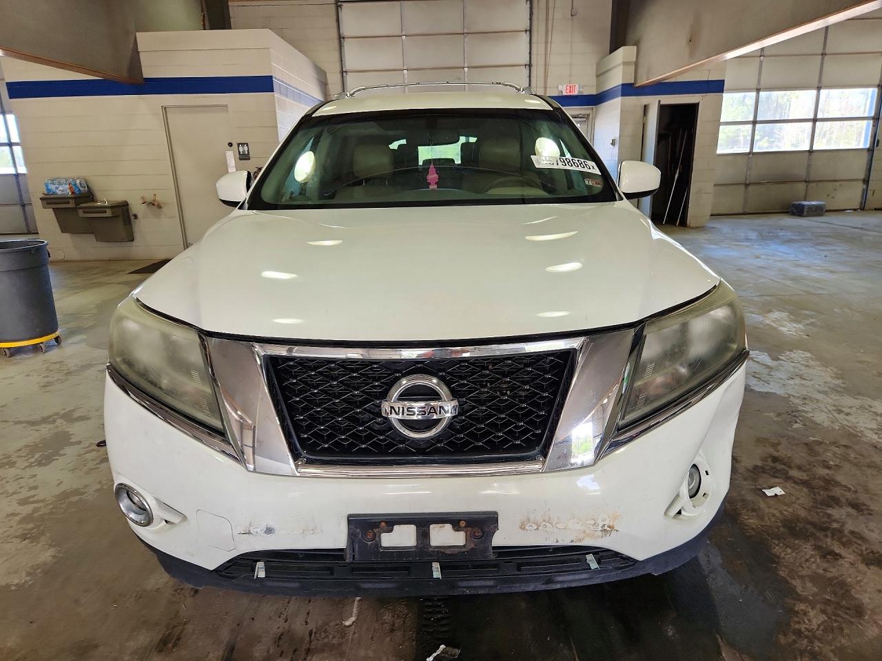Nissan Pathfinder S