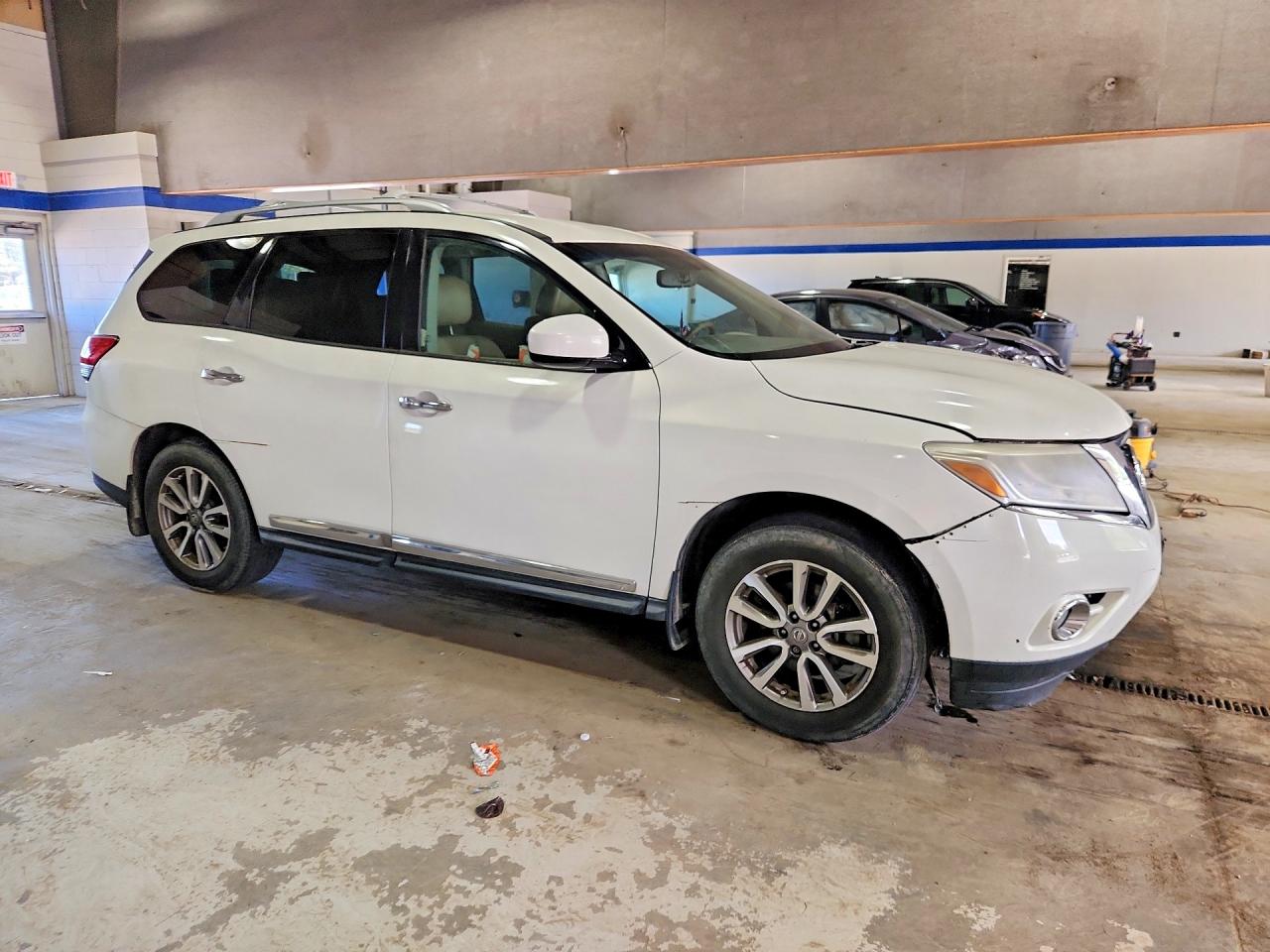 Nissan Pathfinder S