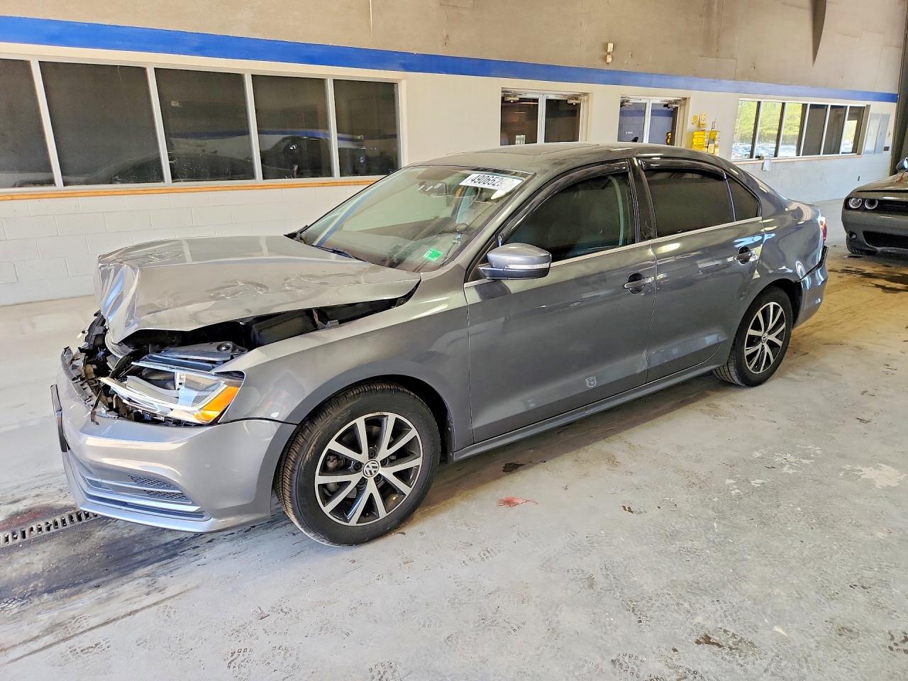 Salvage Volkswagen Jetta Image